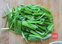 芹菜豆腐皮的做法图解2