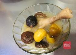 香菇栗子鸡爪汤的做法图解9