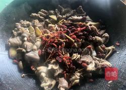 黑山羊肉煮客家黄酒的做法图解3