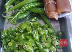 肉皮尖椒的做法图解1