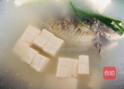 奶白鲫鱼汤的做法图解4