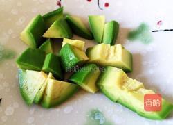 牛油果香蕉奶昔的做法图解3