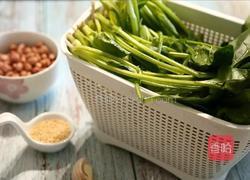 果仁菠菜的做法图解1