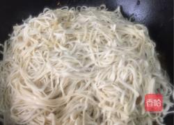 豆角土豆蘑菇肉焖面的做法图解5