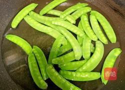 荷兰豆炒腊肠的做法图解6