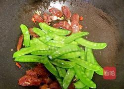 荷兰豆炒腊肠的做法图解12