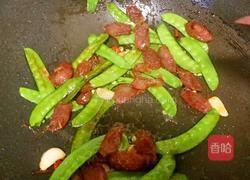 荷兰豆炒腊肠的做法图解16