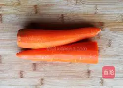 How to make steamed shredded carrots Illustration 1