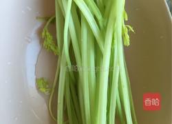 香芹炒肉的做法图解2