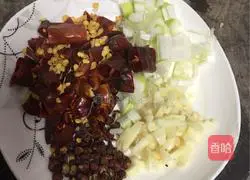 Illustration of how to make dry stir-fried green beans 5