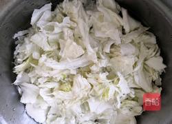 白菜炒肉的做法图解2
