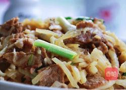  孜然肉片萝卜丝的做法图解1