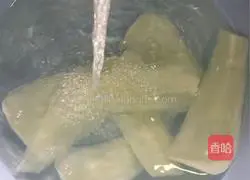 Illustration of How to Make Flowers Bloom and Wealth 7