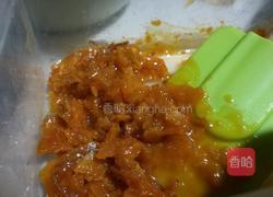 蛋黄焗南瓜条的做法图解2