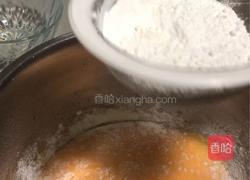 戚风蛋糕的做法图解2