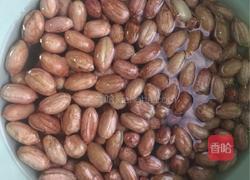 凉拌西芹花生的做法图解1