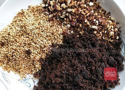 花生芝麻糖三角的做法图解1