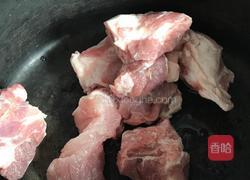 玉米排骨汤的做法图解3