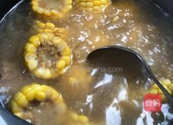 玉米排骨汤的做法图解7