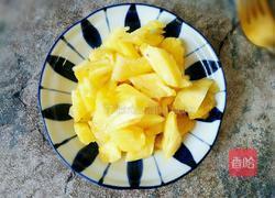 糖醋菠萝藕丁的做法图解2