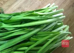 Illustration of how to make colorful dumplings with leek, shrimp and meat 4