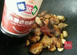 Illustration of how to make chestnut roasted chicken wings 10