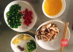 香菇炒鸡蛋的做法图解2