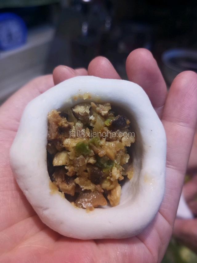 这个是肉馅的，肉馅的也是，你们按照自己喜欢吃的炒。