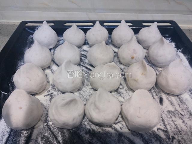 咸口的我们会收成扁口的形状，便于区分