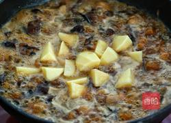 东北榛蘑鸡腿炖土豆的做法图解8
