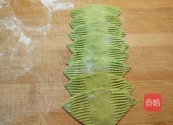 新文美食 菠菜玫瑰面点的做法图解9