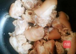 猪脚炖萝卜的做法图解6