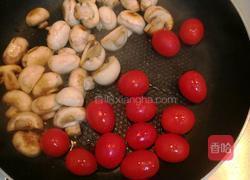 口蘑圣女果的做法图解5