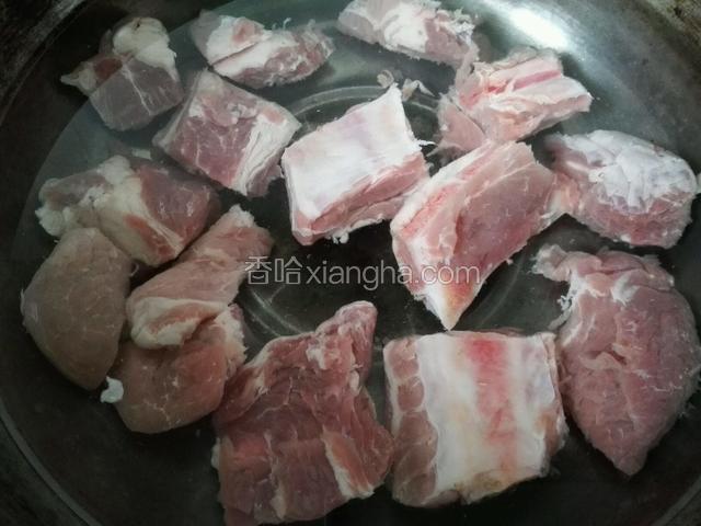 放入锅内焯水