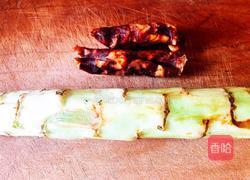 青笋炒腊肠的做法图解1