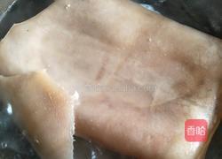 凉拌肉皮冻的做法图解1