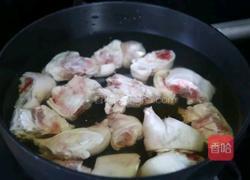 腐乳猪蹄的做法图解2