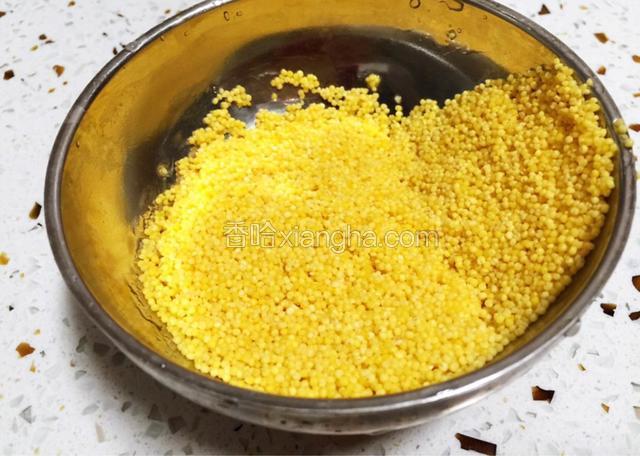 小米称重，淘洗干净