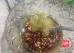 凉拌松花蛋的做法图解3