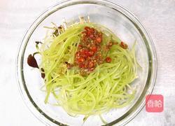 鱼腥草拌青笋的做法图解10