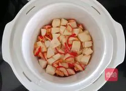 Illustration of how to make apple and hawthorn water (baby food supplement) 4