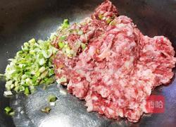 猪肉秋葵馅水饺的做法图解2