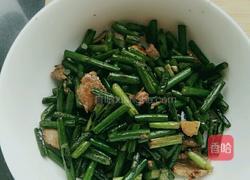 蒜苔炒肉的做法图解3