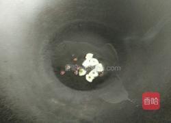 蒜苔炒肉的做法图解2