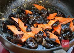 胡萝卜木耳滑鸡片的做法图解6