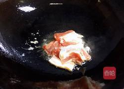 五花肉炒酸菜的做法图解5