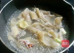 辣椒炒猪皮的做法图解2