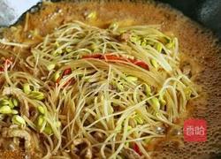 黄豆芽炒粉条的做法图解4