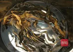 Cantonese style - Illustration of how to make roasted bone and vegetable porridge 1