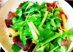 芹菜炒腊肉的做法图解8